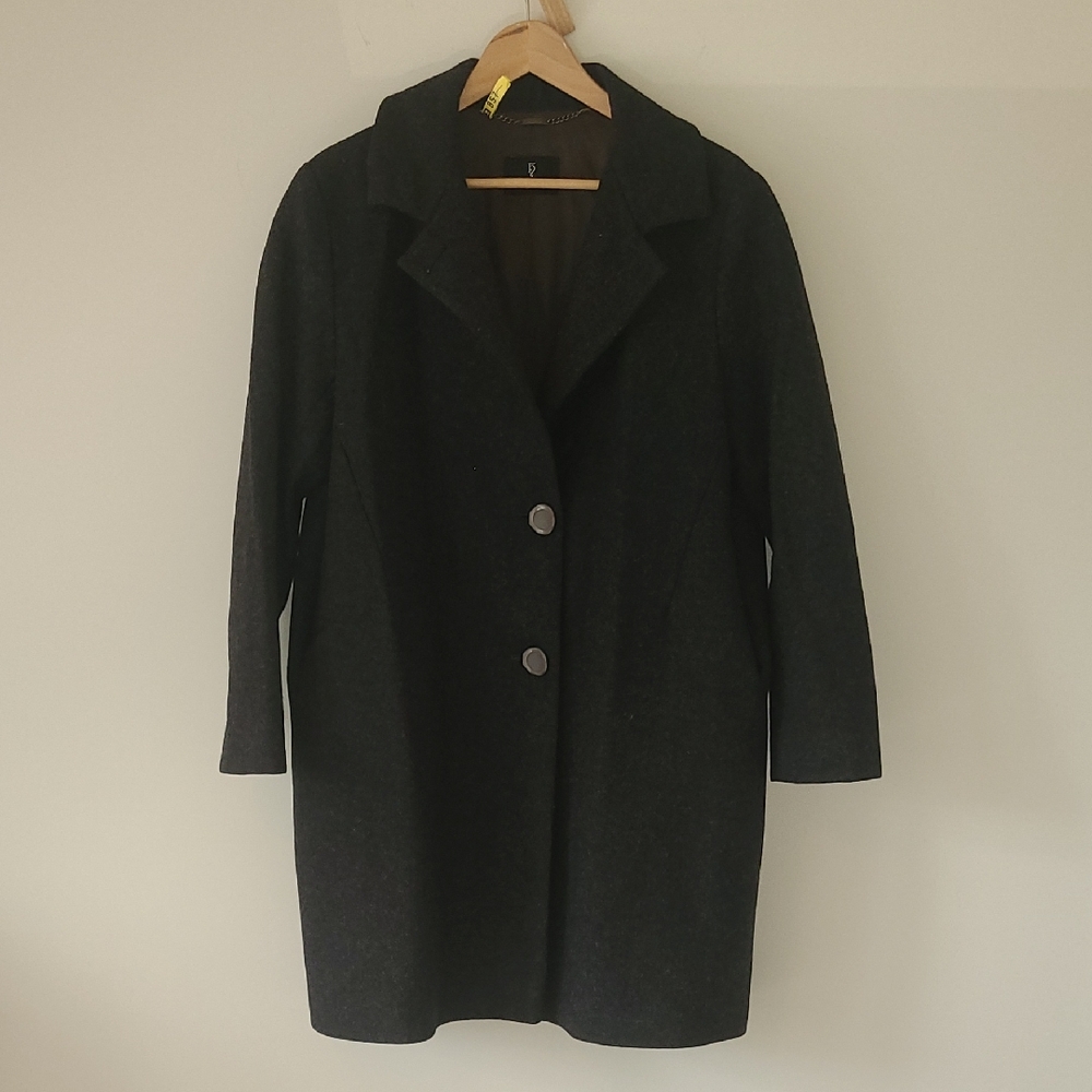 Luxury Designer Wool Coat – Worn by Royals & Celebs!